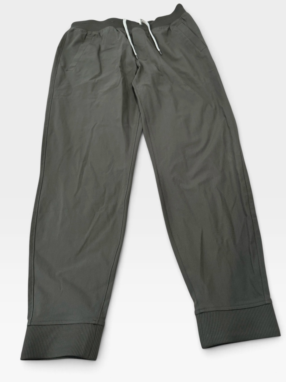 Vuori Sunday Performance Jogger – Men’s Medium – Dark Olive Green